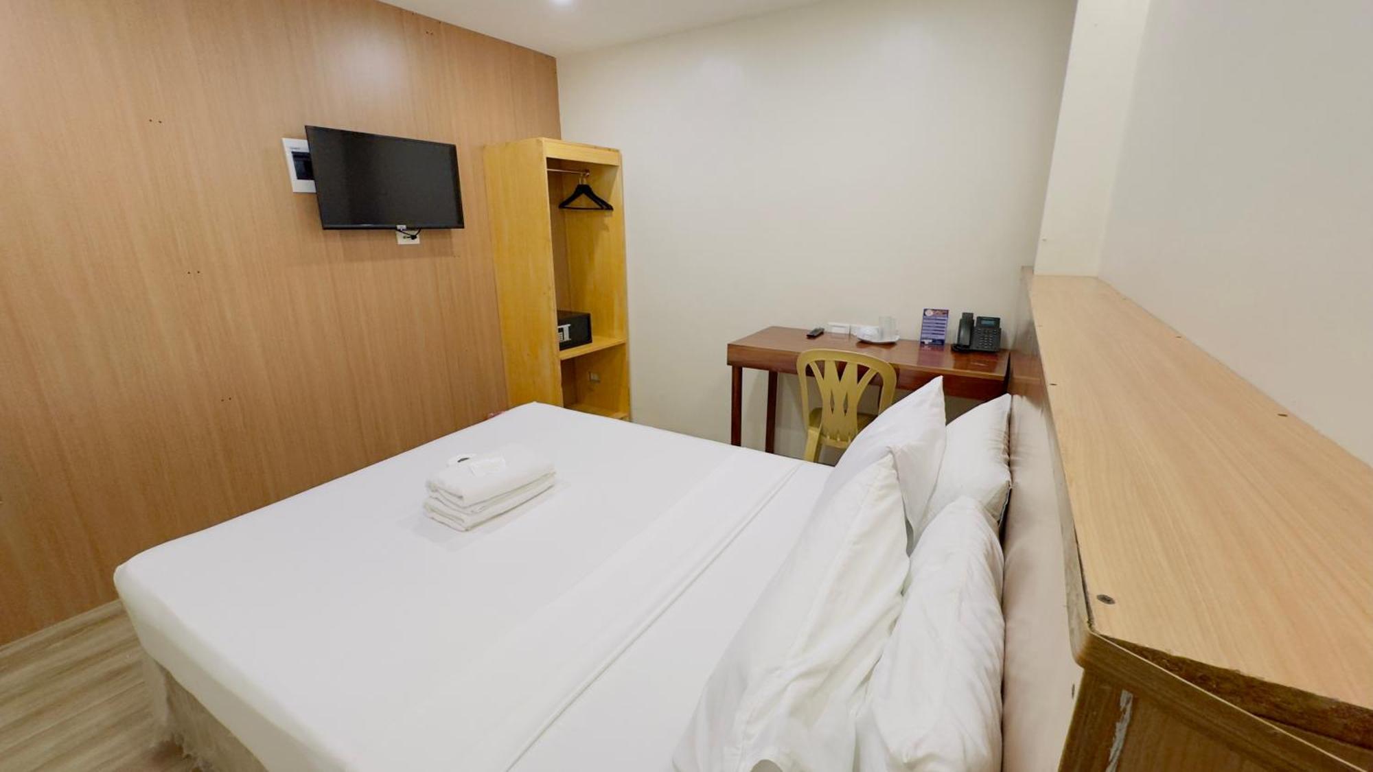 La Anclar Hotel Davao Экстерьер фото