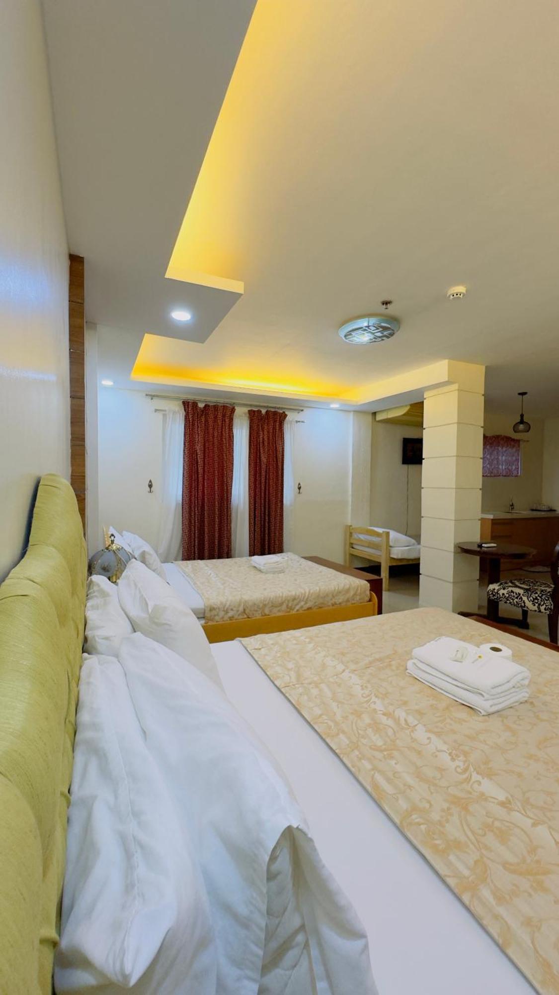 La Anclar Hotel Davao Экстерьер фото