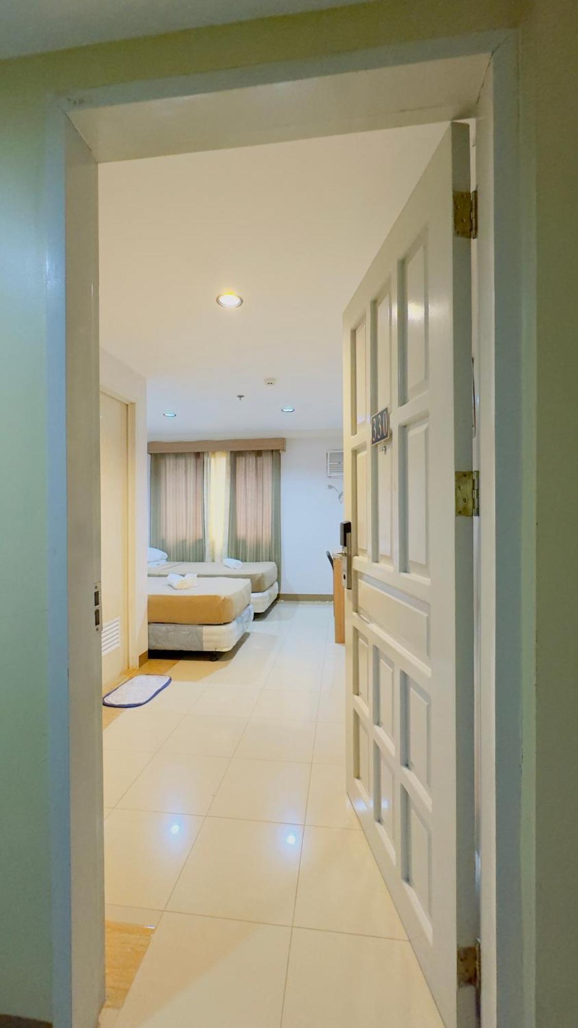 La Anclar Hotel Davao Экстерьер фото