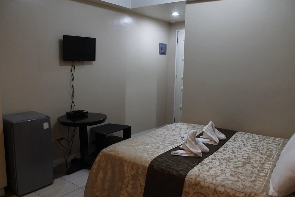 La Anclar Hotel Davao Экстерьер фото